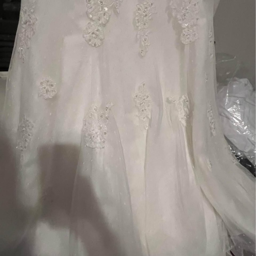 Felina Soft White Fabric and Lace